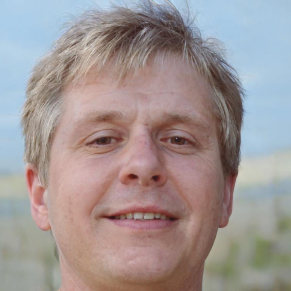 Markus Weber - Finanzexperte und Budgetanalyst
